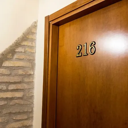 Hotell Palestro Palace